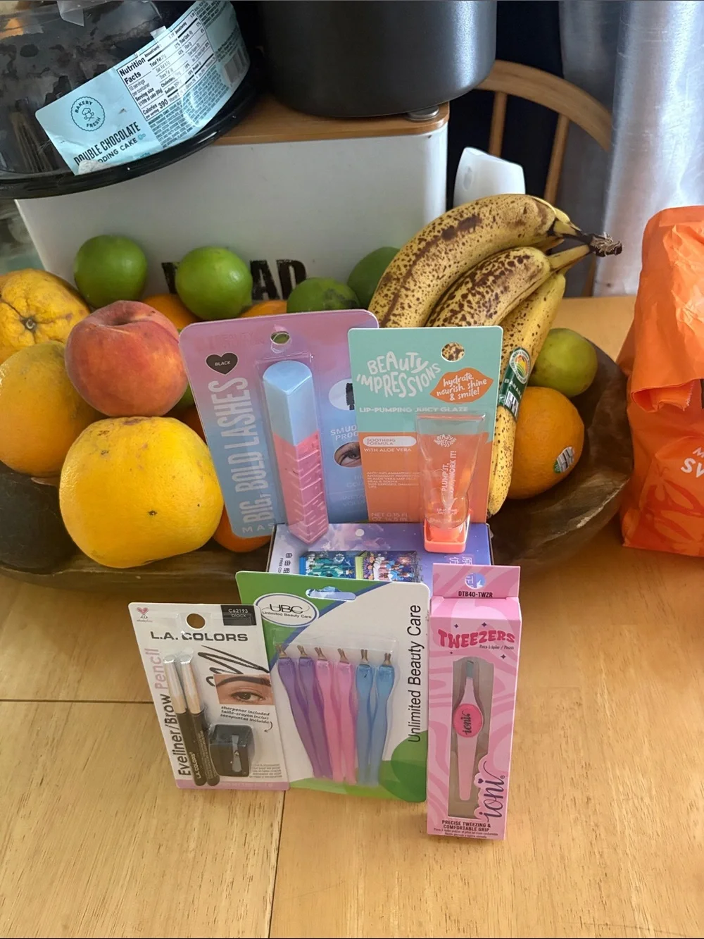 L.A. Colors Eyeliner & Pink Beauty Tools Set